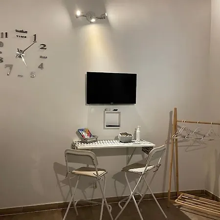 Le Colonne 14 * باري